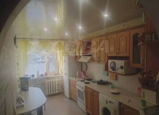 Продается 3-ком. квартира, 68.7 м2, Тобольск, 7-й микрорайон, 22