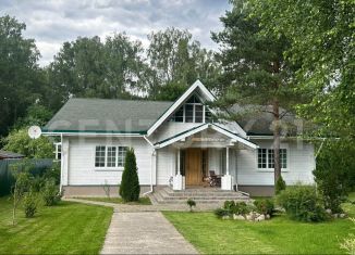 Продается дом, 300.9 м2, Луга, площадь Мира