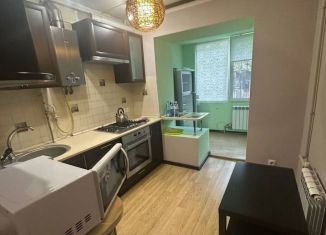 Сдам в аренду 1-ком. квартиру, 40 м2, Аксай, улица Дружбы, 16