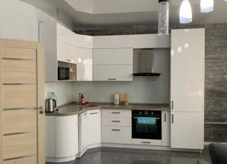 Сдаю 2-комнатную квартиру, 90 м2, Кемеровская область, Пионерский проспект, 58