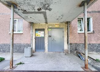 Сдаю в аренду 1-ком. квартиру, 35.8 м2, Карелия, улица Генерала Фролова, 7