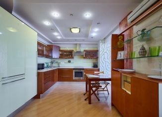 Продаю 4-комнатную квартиру, 128 м2, Краснодар, проспект Чекистов, 24/1, микрорайон Юбилейный