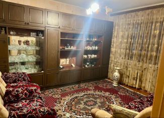 Сдается в аренду двухкомнатная квартира, 50 м2, Старый Оскол, микрорайон Звёздный, 8