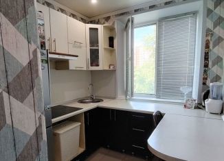 Продаю 2-комнатную квартиру, 42 м2, Курчатов, Коммунистический проспект, 3