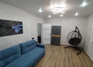 Сдается в аренду двухкомнатная квартира, 47 м2, Тихвин, 3-й микрорайон, 5