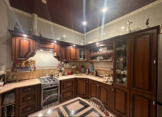 Продам 3-ком. квартиру, 75 м2, Крым, улица Толстого, 2/22