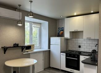 Сдаю однокомнатную квартиру, 45 м2, Республика Башкортостан, Девонская улица, 6