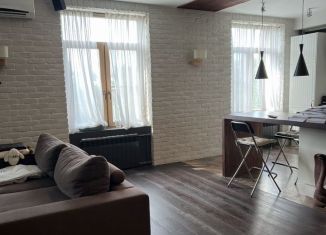 Сдам 2-ком. квартиру, 70 м2, Санкт-Петербург, улица Ленсовета, 10