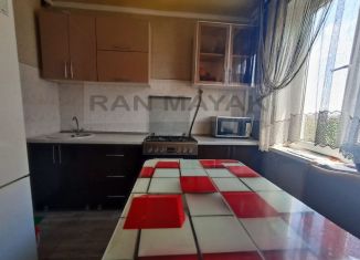 Продаю 2-ком. квартиру, 53 м2, Майкоп, улица Юннатов, 2Ж