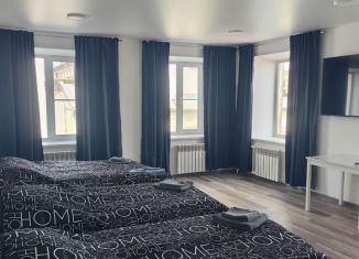 Сдается в аренду 2-комнатная квартира, 87 м2, Ярославская область, Крестовая улица, 57