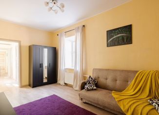 Сдам в аренду трехкомнатную квартиру, 57 м2, Санкт-Петербург, Социалистическая улица, 24