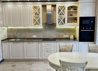 Сдам 1-ком. квартиру, 60 м2, Сочи, улица Яна Фабрициуса, 7, микрорайон Яна Фабрициуса