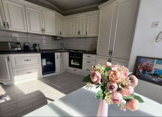 Двухкомнатная квартира на продажу, 60 м2, Аксай, улица Речников, 12к1