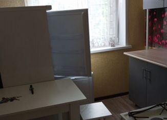 Сдается в аренду 2-ком. квартира, 55 м2, Кингисепп, Железнодорожная улица, 8А