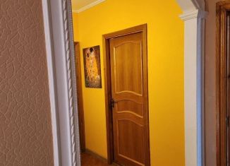 Продаю трехкомнатную квартиру, 60.2 м2, Белгород, улица Костюкова