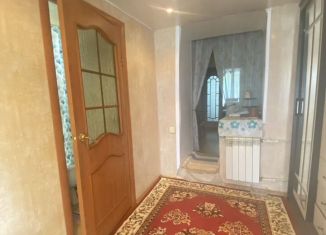 Продам 2-ком. квартиру, 45 м2, Копейск, Шахтёрская улица, 6Б