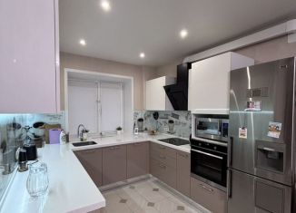 Продаю 3-комнатную квартиру, 82.3 м2, деревня Кисловка, улица Марины Цветаевой, 10/1