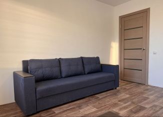 Сдаю 3-ком. квартиру, 68 м2, Тобольск, 6-й микрорайон, 110к1