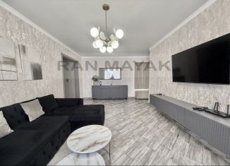 Продаю 2-комнатную квартиру, 51 м2, Майкоп, улица 12 Марта, 130/1