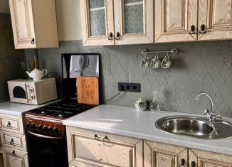 Сдаю в аренду 1-комнатную квартиру, 36 м2, Псков, Инженерная улица, 62А