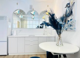 Сдам 2-ком. квартиру, 45 м2, Воронеж, Донбасская улица, 25к1, ЖК Современник