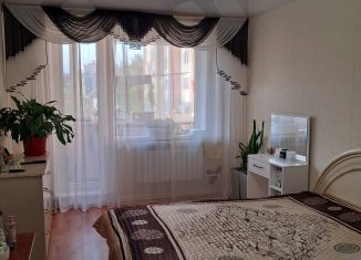 Трехкомнатная квартира на продажу, 73.6 м2, Кингисепп, улица Строителей, 11