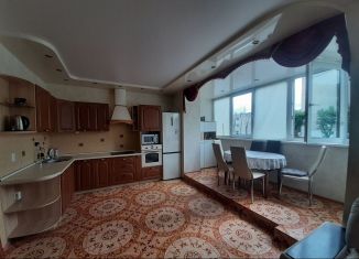 Трехкомнатная квартира в аренду, 70.8 м2, Пермь, улица Танкистов, 9