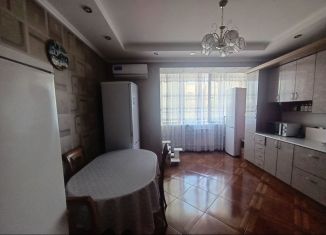 Продается двухкомнатная квартира, 81.1 м2, Ейск, улица Горького, 25/1