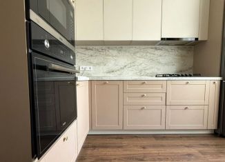 Продам 3-комнатную квартиру, 77.7 м2, Магнитогорск, Октябрьская улица, 15