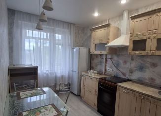 Сдаю 2-ком. квартиру, 55 м2, Подольск, Рощинская улица, 19