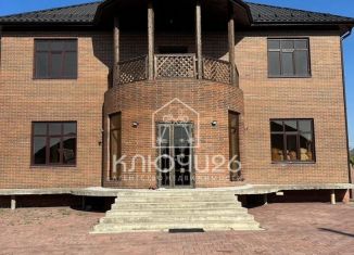 Продаю дом, 400 м2, село Краснокумское, улица Кутузова