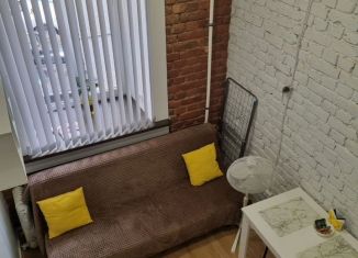 Сдается в аренду квартира студия, 15 м2, Санкт-Петербург, 8-я линия Васильевского острова, 41
