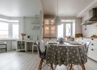 Сдается трехкомнатная квартира, 85 м2, Санкт-Петербург, Брестский бульвар, 11/36