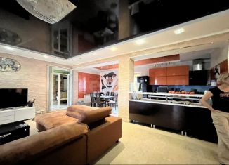 Продаю дом, 393 м2, Кыштым, улица Красной Звезды, 152