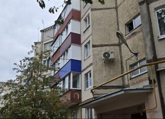 Продам трехкомнатную квартиру, 63 м2, Елец, улица Коммунаров, 141