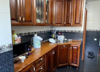 Продаю 3-ком. квартиру, 67.4 м2, Грозный, улица У.А. Садаева, 39