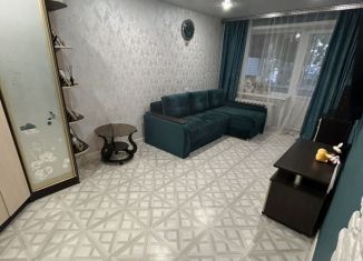 Продам двухкомнатную квартиру, 44.6 м2, Великие Луки, улица Маршала Жукова, 18к1