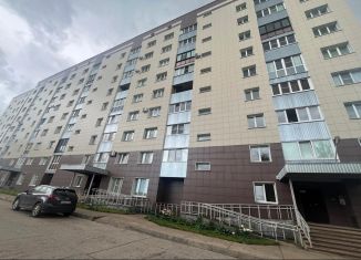 Продам однокомнатную квартиру, 47 м2, Великие Луки, улица Пескарёва, 21/35