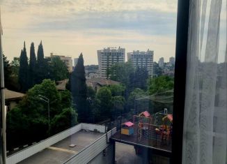 Продаю однокомнатную квартиру, 30 м2, Сочи, Дагомысская улица, 27, микрорайон Больничный Городок