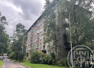 Сдается в аренду 2-ком. квартира, 44 м2, Санкт-Петербург, Омская улица, 13