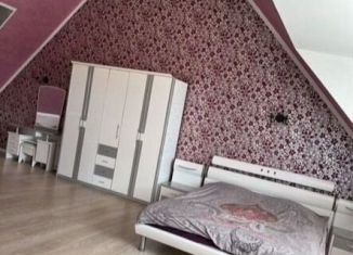 Сдается в аренду 2-комнатная квартира, 120 м2, Сочи, улица Яна Фабрициуса, 2/16В