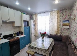 Продается 2-ком. квартира, 50 м2, Тосно, улица Максима Горького, 2