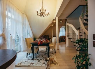 Сдается 3-ком. квартира, 82 м2, Калининград, улица Маяковского, 16