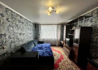 Сдам в аренду 1-ком. квартиру, 36 м2, Балашов, улица 167-й Стрелковой Дивизии, 20