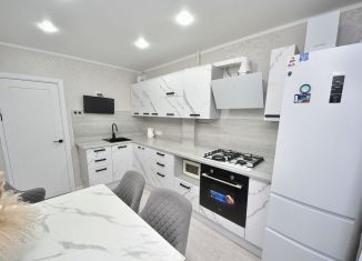 Продаю трехкомнатную квартиру, 69 м2, Салават, бульвар Салавата Юлаева, 16А