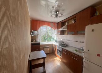 Продам 3-комнатную квартиру, 60 м2, Тобольск, 4-й микрорайон, 16