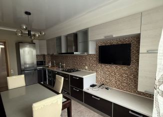 Сдача в аренду 3-ком. квартиры, 95 м2, Татарстан, улица Фатыха Амирхана, 103