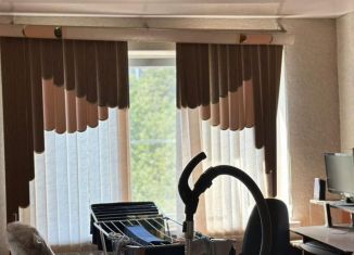 Продам 2-комнатную квартиру, 52 м2, Армавир, улица Ефремова, 3