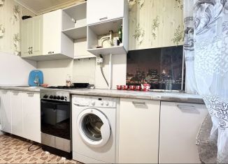 Сдается в аренду однокомнатная квартира, 38 м2, Йошкар-Ола, улица Подольских Курсантов, 8А, 3-й микрорайон