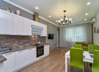 Продаю 3-комнатную квартиру, 110 м2, Краснодар, улица Володарского, 75, микрорайон Центральный